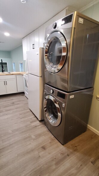 Building Photo - 2412 Jacqueline Cir