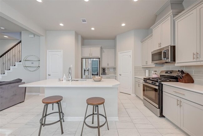 Building Photo - 2523 Terrace Point Dr