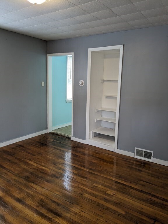 Building Photo - 10 Caddy Rd