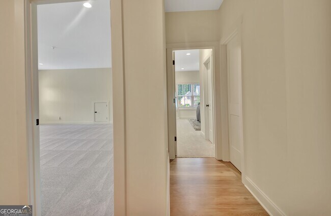Building Photo - 255 Cicely Wy