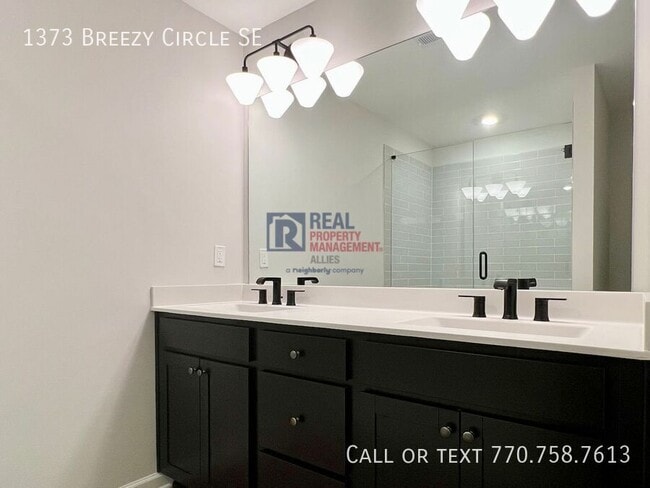 Building Photo - 1373 Breezy Cir