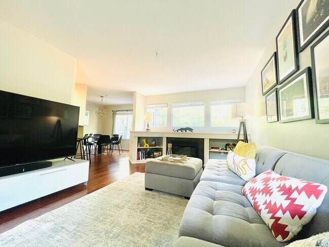 Building Photo - 16815 6th Ave W