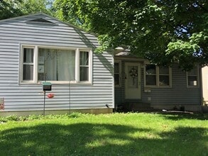 Building Photo - 824 W Harvard St