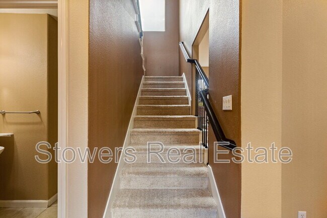 Building Photo - 2512 Piccadilly Cir