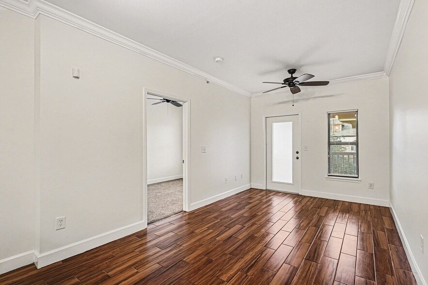 Building Photo - 6440 Borasco Dr