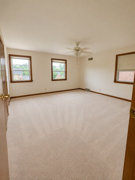 Building Photo - 60 Prestwick Dr