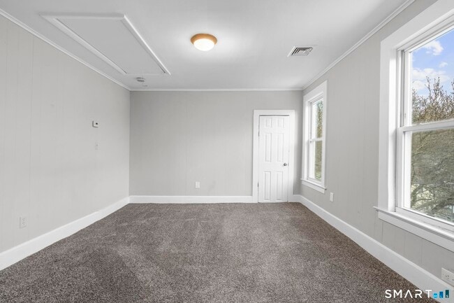 Building Photo - 19 Woodbridge Ave