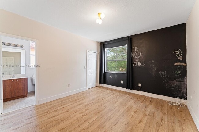 Building Photo - 15555 SW 26th Terrace