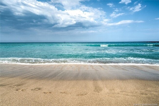 Building Photo - 1289 NE Ocean Blvd