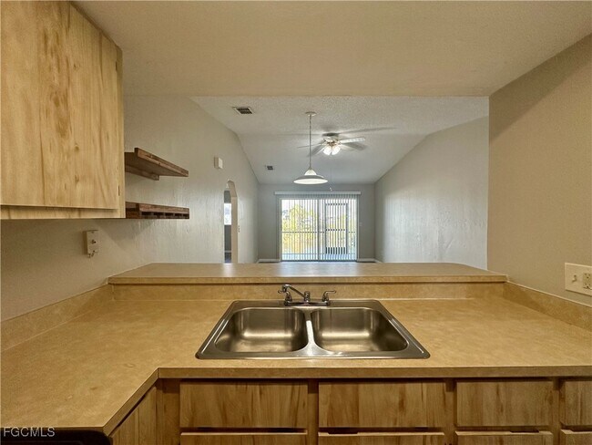 Building Photo - 829 Gleason Pkwy