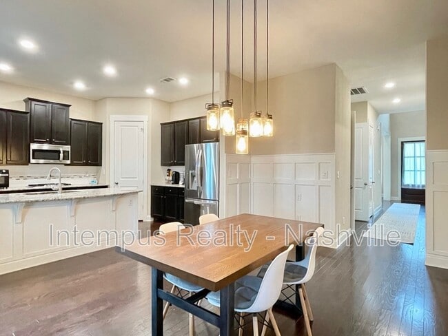 Building Photo - 2856 Americus Dr