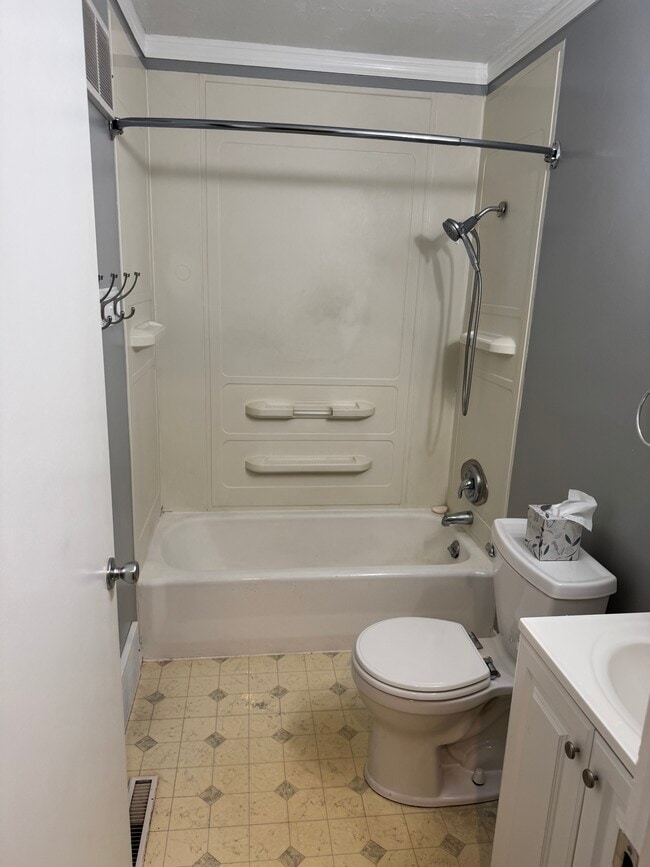 Building Photo - 518 W Sherman St