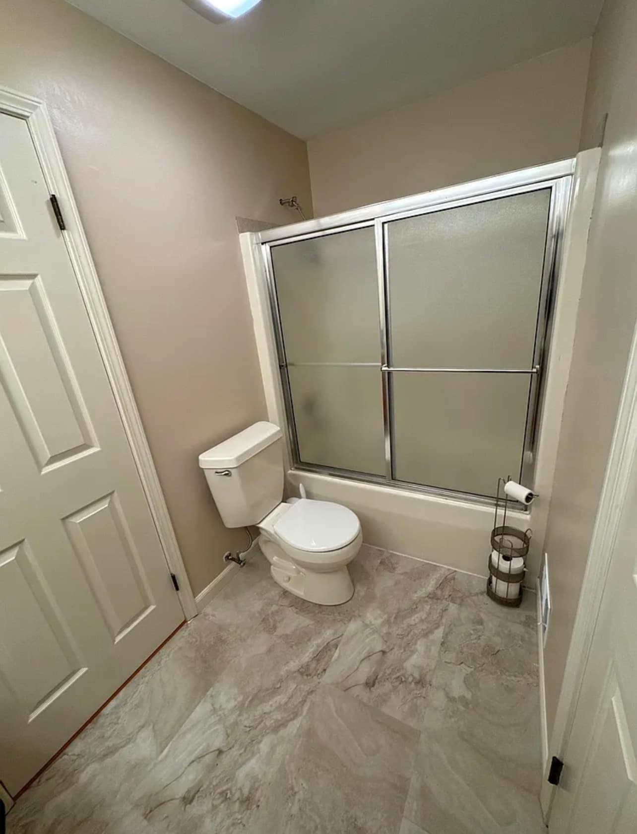 Building Photo - 48 E Pointe
