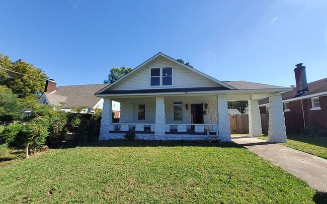 Building Photo - 668 Stonewall St