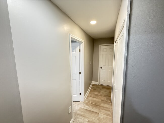 Building Photo - 781 Riverside Pkwy