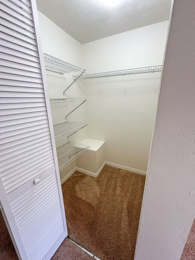 Building Photo - Victoria Station #156 - Pet Friendly!