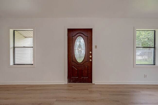 Building Photo - For Lease | 3 Bed, 1 Bath | 1,199 Sq Ft | ...