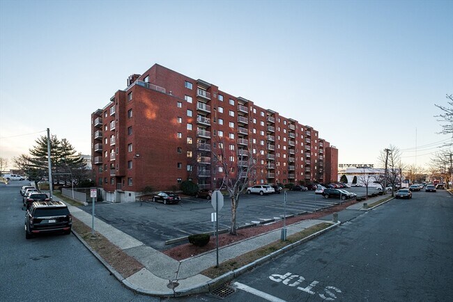 Building Photo - 8 9th St