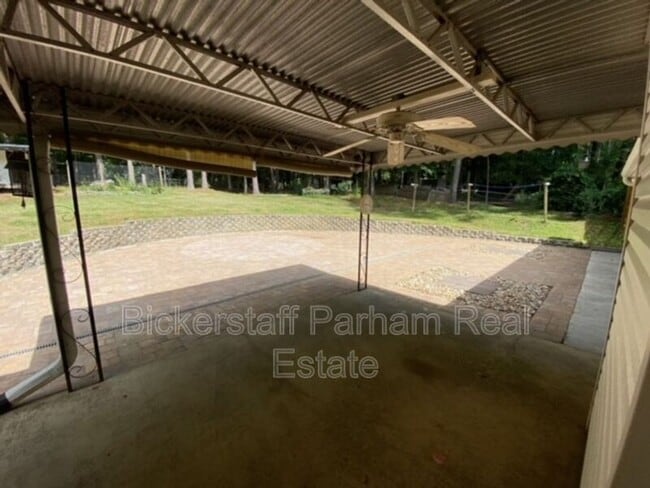 Building Photo - 220 Saddlebrook Trail