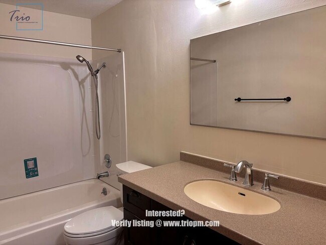 Building Photo - 2600 Onyx St