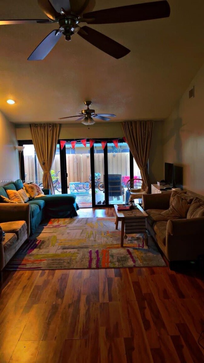 Building Photo - 7509 SW 26th Ct