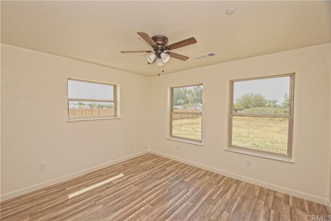 Building Photo - 8435 Buena Vista Ave