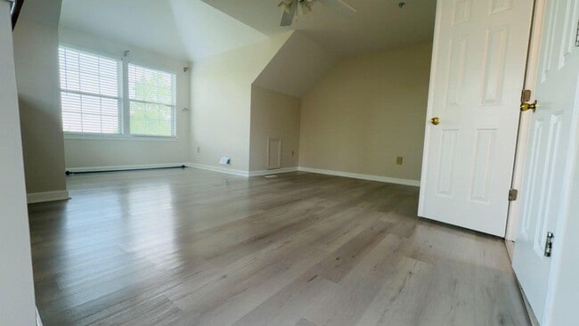 Building Photo - 6615 Buskin Ln