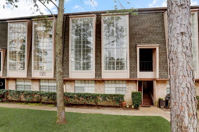 Building Photo - 12633 Memorial Dr