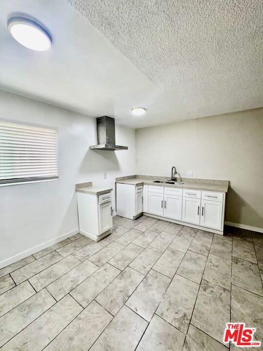 Building Photo - 7524 Sepulveda Blvd