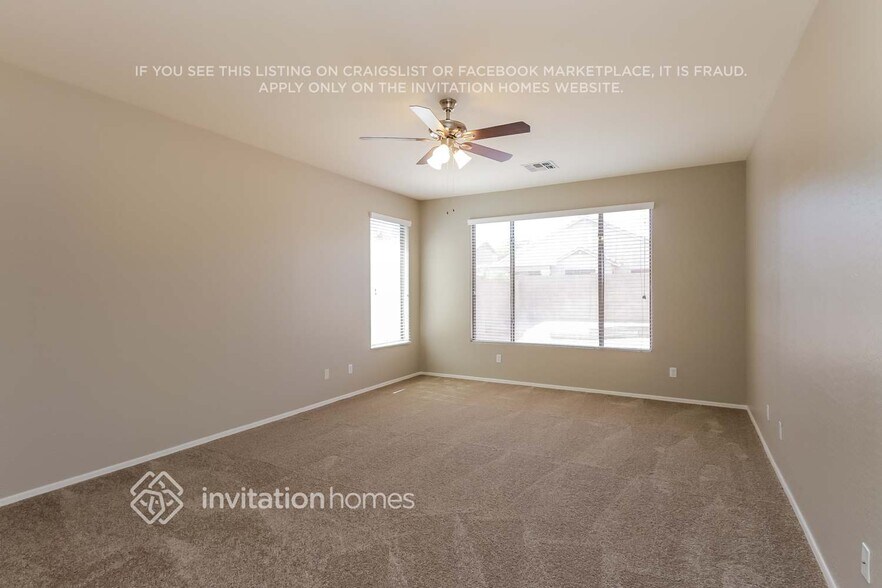 Building Photo - 155 E Canary Ct