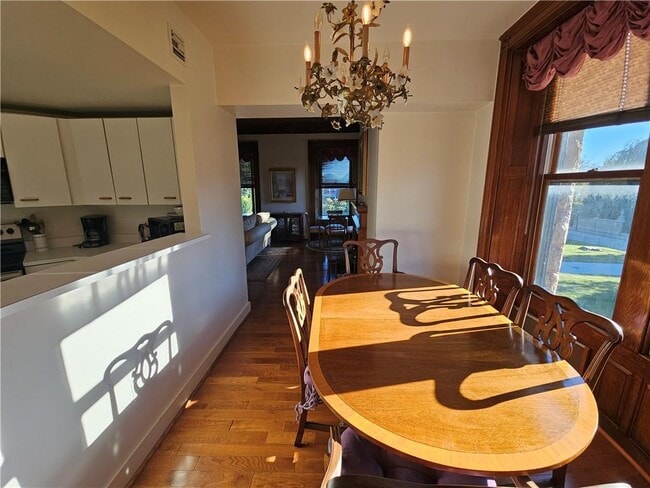 Building Photo - 364 BELLEVUE Avenue UNIT W S