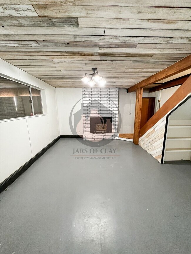 Building Photo - Charming West Salem Home - Coming Soon!