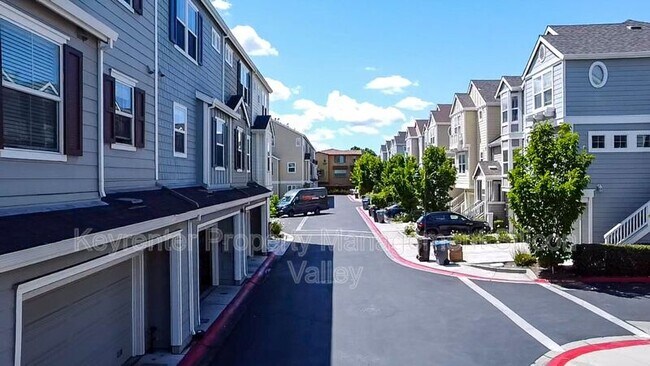 Building Photo - 679 Montara Terrace