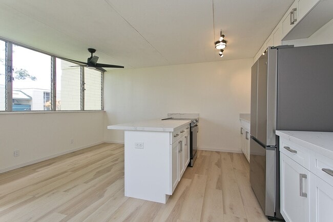Building Photo - Nahoa Apartments 2 bedroom, 1 bathroom, 1 ...