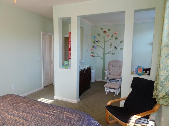 Building Photo - Adorable 2 bedroom 2 bathroom townhouse in...