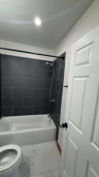 Building Photo - 2433 Druid Hill Ave