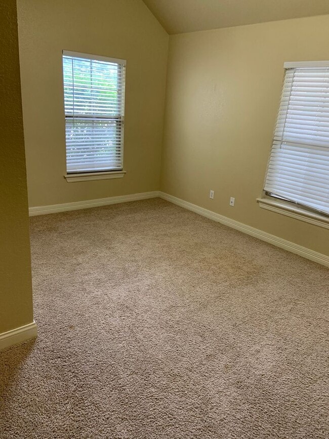 Building Photo - BEAUTIFUL HOME IN GREAT LOCATION!
