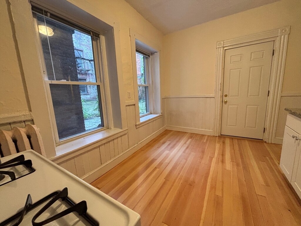 Building Photo - 55 Joy St