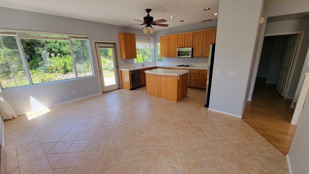 Building Photo - 1750 Nolina Ct