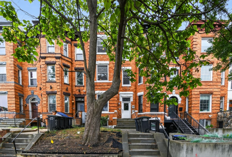 Building Photo - 1241 Kenyon St NW