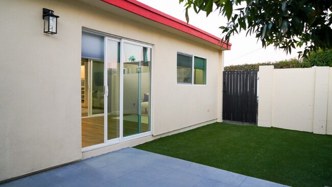 Building Photo - 7707 E Meadowbrook Ave