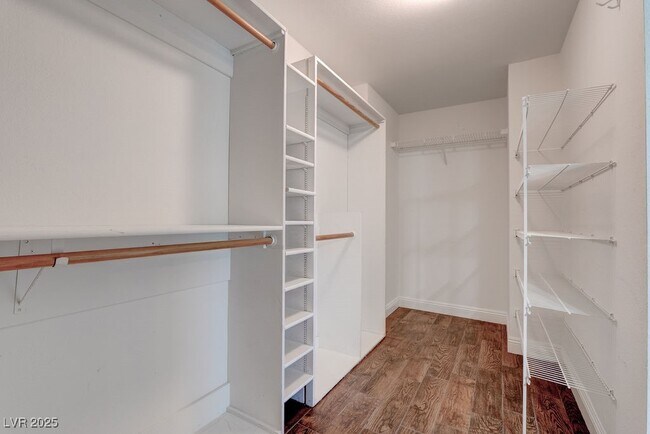 Building Photo - 8408 Bay Point Dr