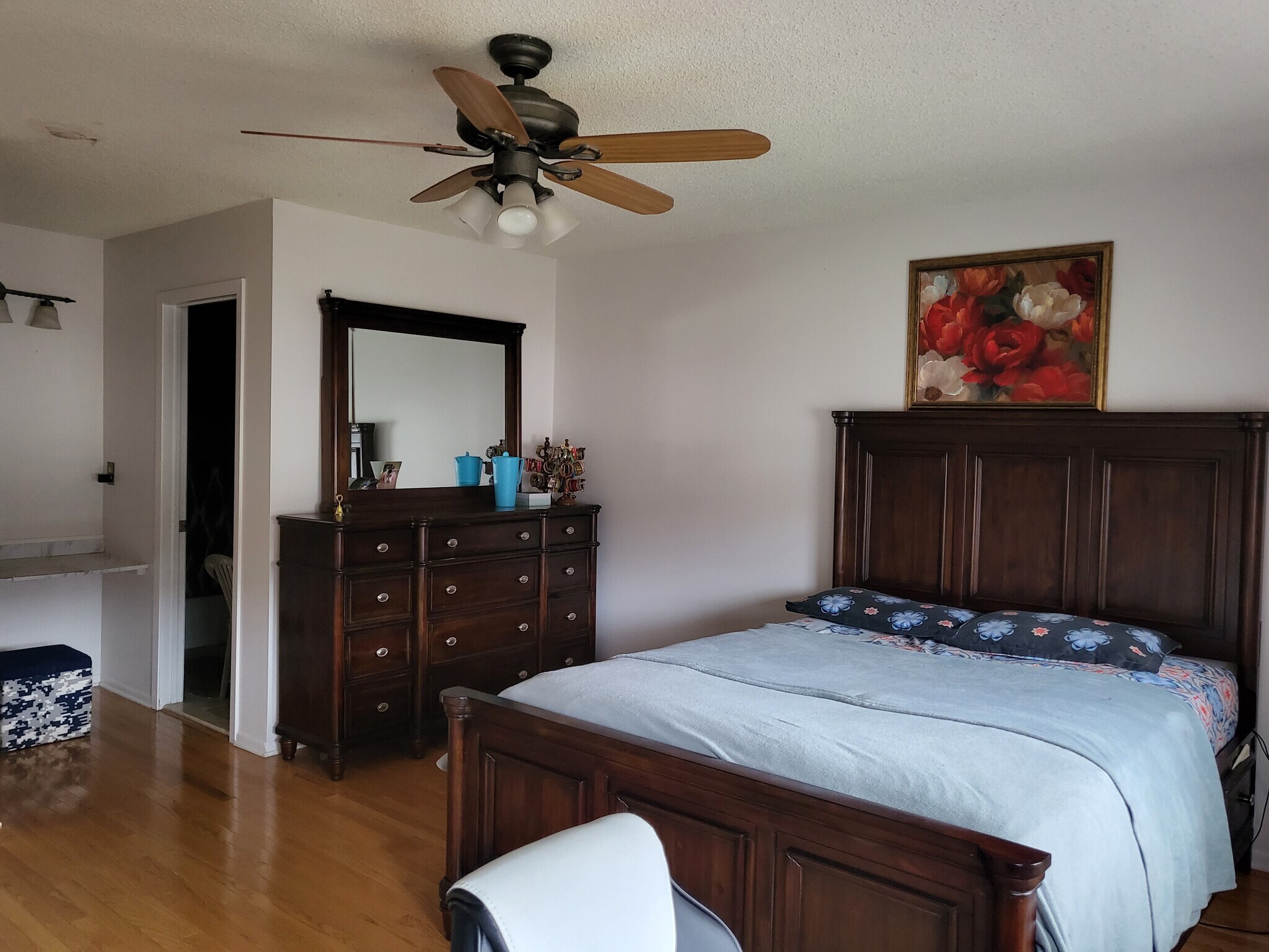Master bedroom - 176 Thoreau Dr