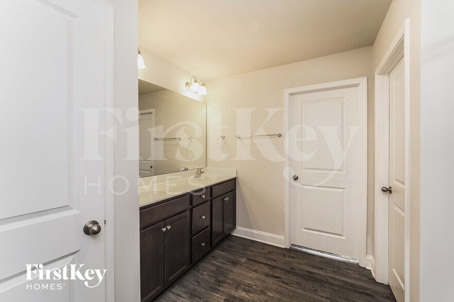 Building Photo - 2823 Curbstone Ln