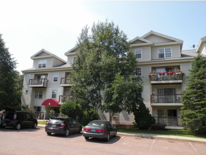 Building 8 - 372 Hildred Dr