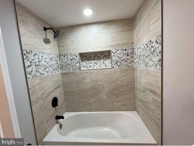 Building Photo - 2813 Gwynnview Rd