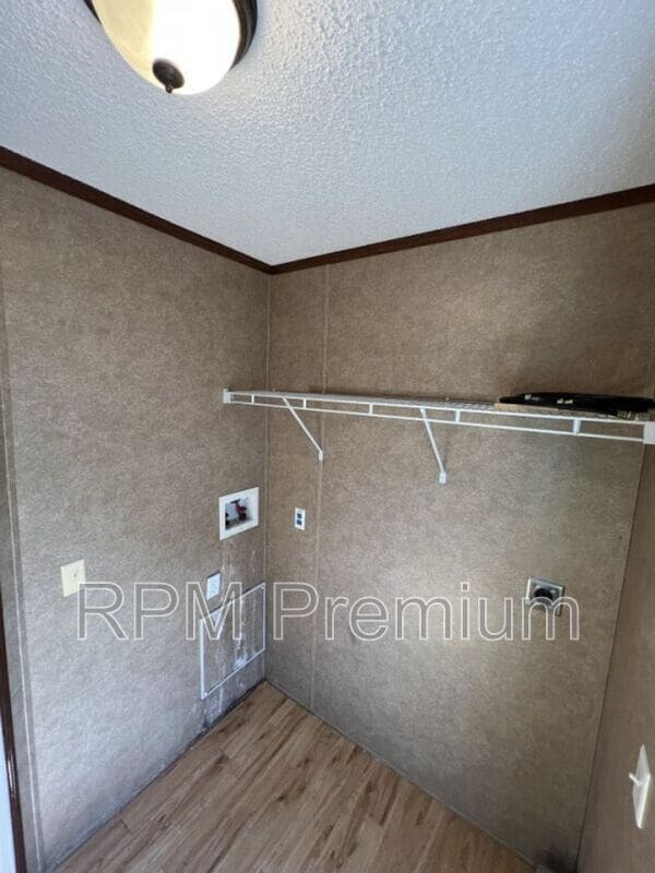 Building Photo - 5510 Lavey Ln