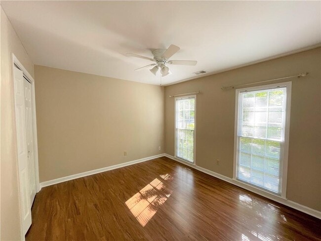 Building Photo - 10730 Pinewalk Forest Cir