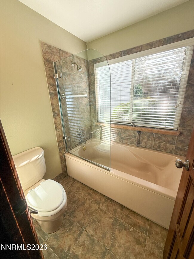 Building Photo - 4011 Bluegrass Ct