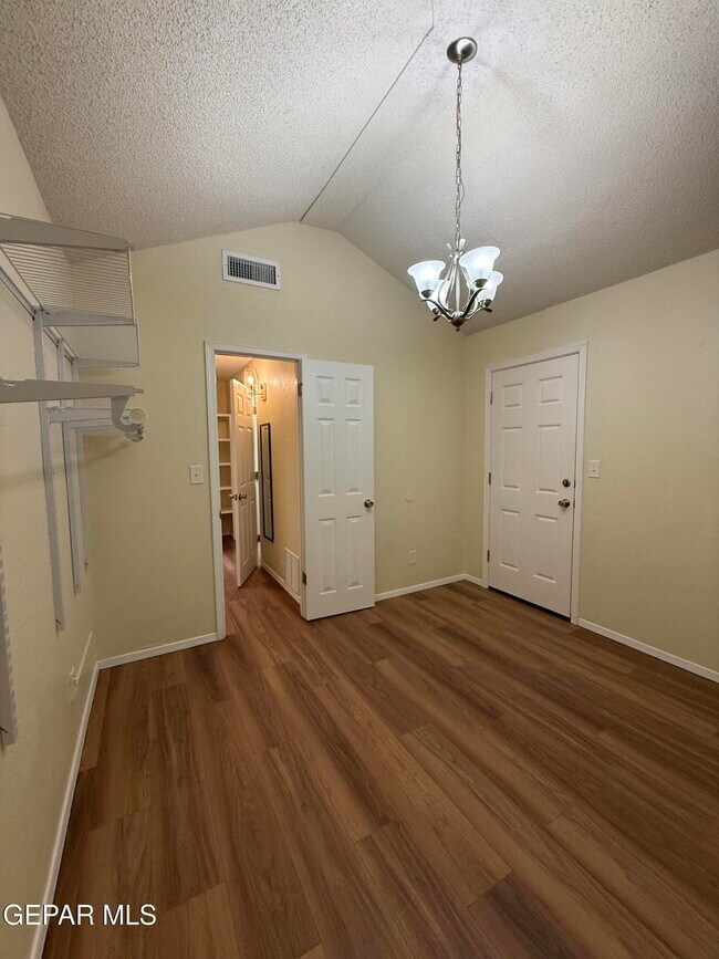 Building Photo - 12000 Ivory Gate Way